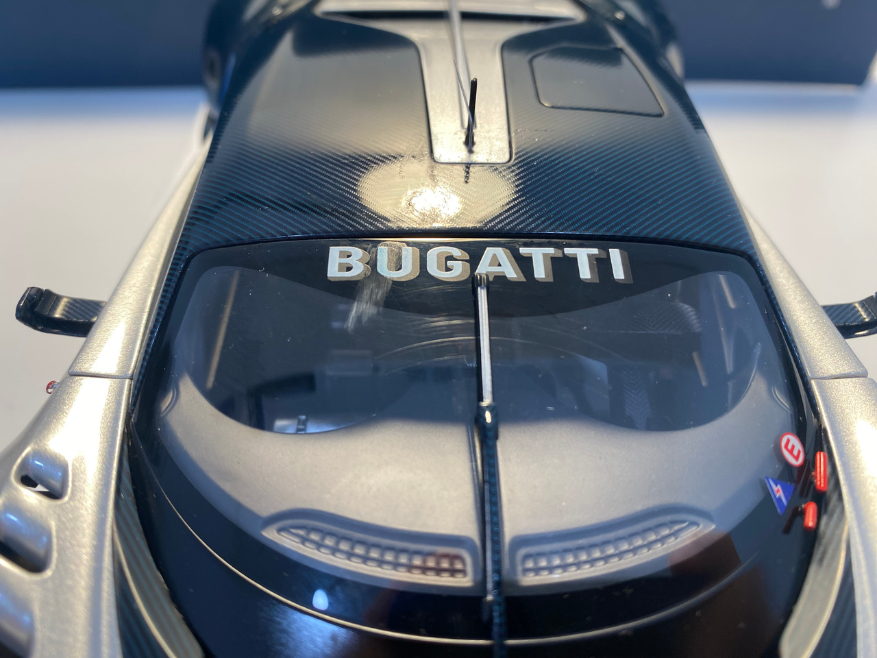 DEFECT USED CONDITION AS-IS 1/18 AUTOart Bugatti Vision Gran Turismo (Silver & Blue Carbon) Car Model
