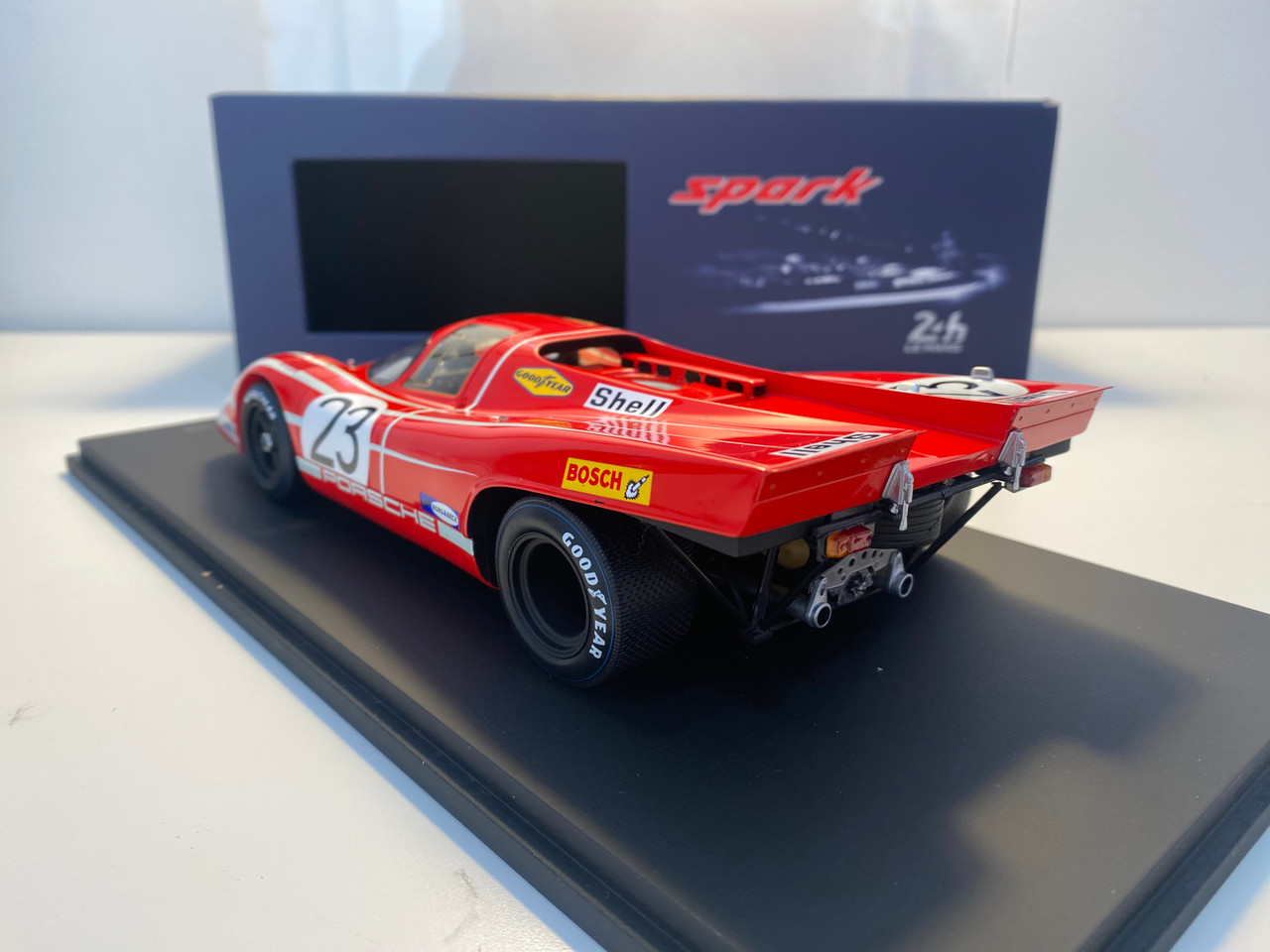 DEFECT AS-IS 1/18 Spark Porsche 917 K No.23 Winner 24H Le Mans 1970 R. Attwood - H. Herrmann Car Model