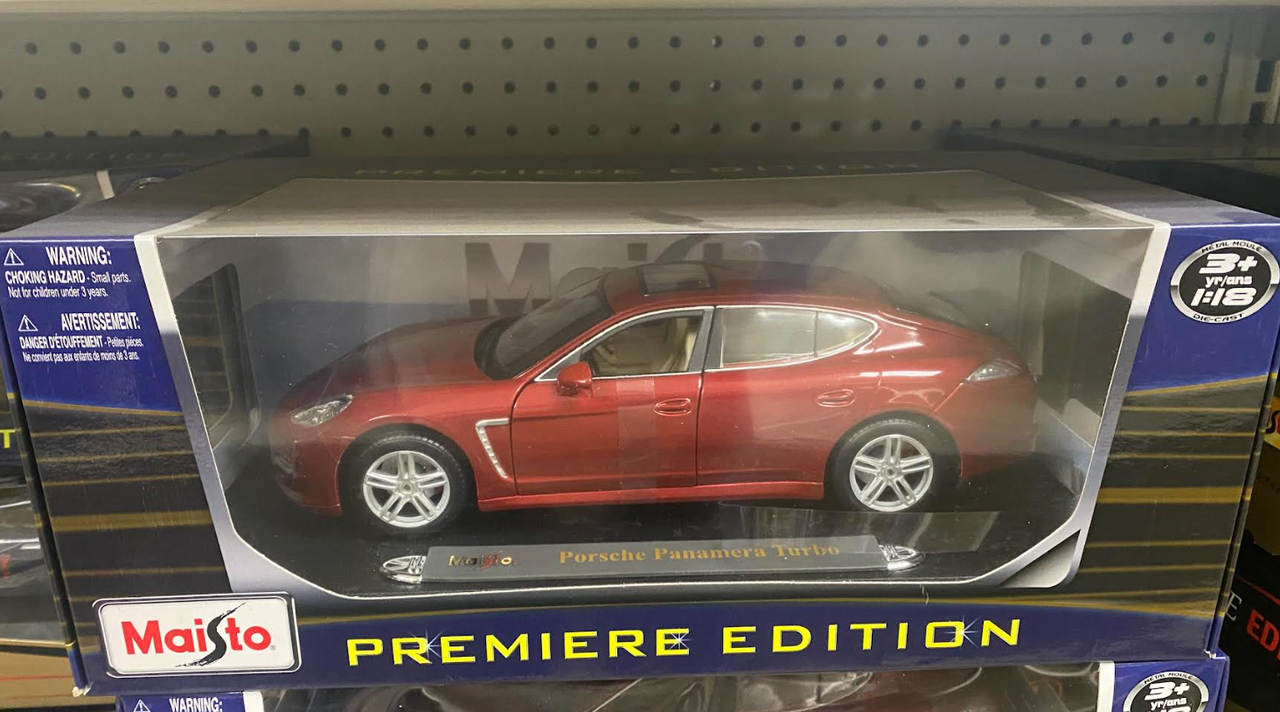 1/18 Maisto 2010 Porsche Panamera Turbo (Red) Diecast Car Model
