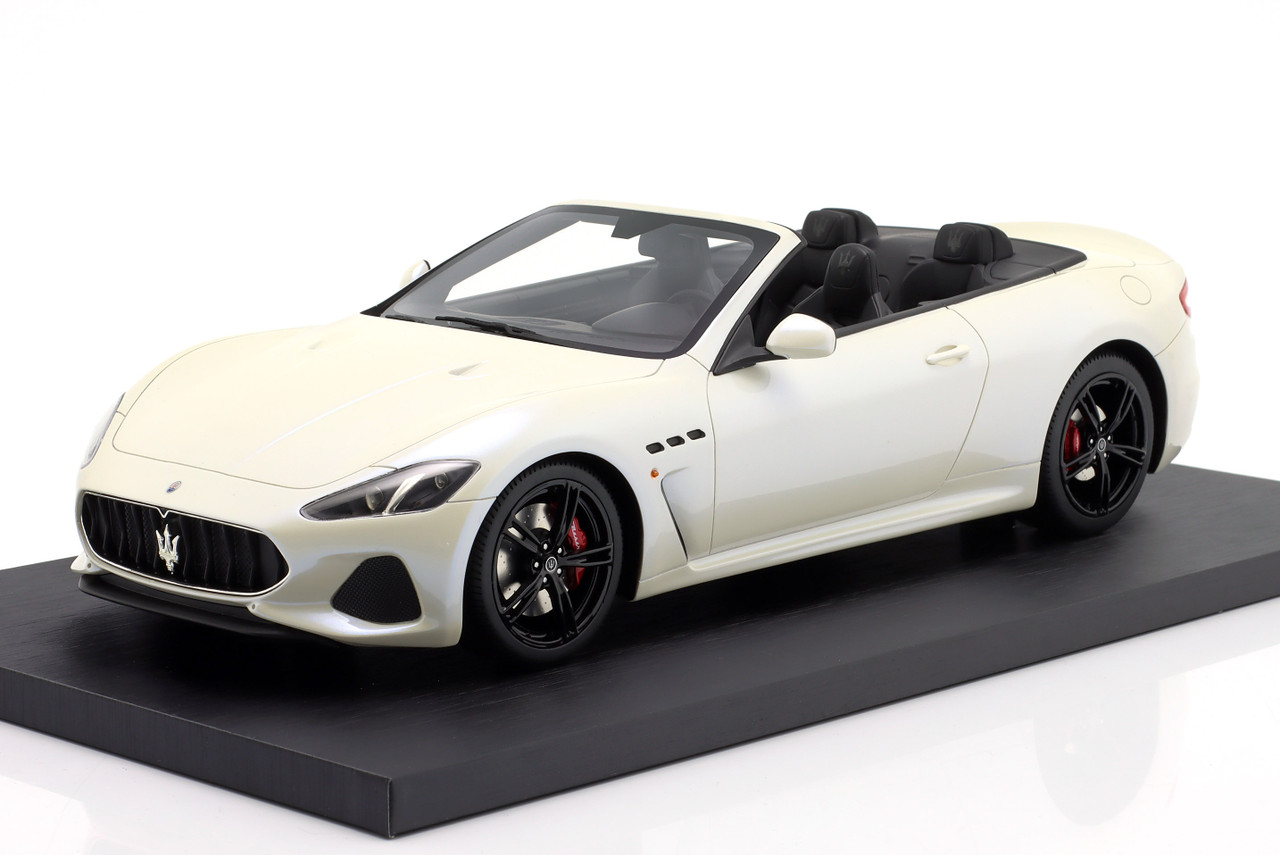 Pic Martin Blanc 2018 セット 1/18 TrueScale 2019 Maserati GranCabrio (White) Car Model