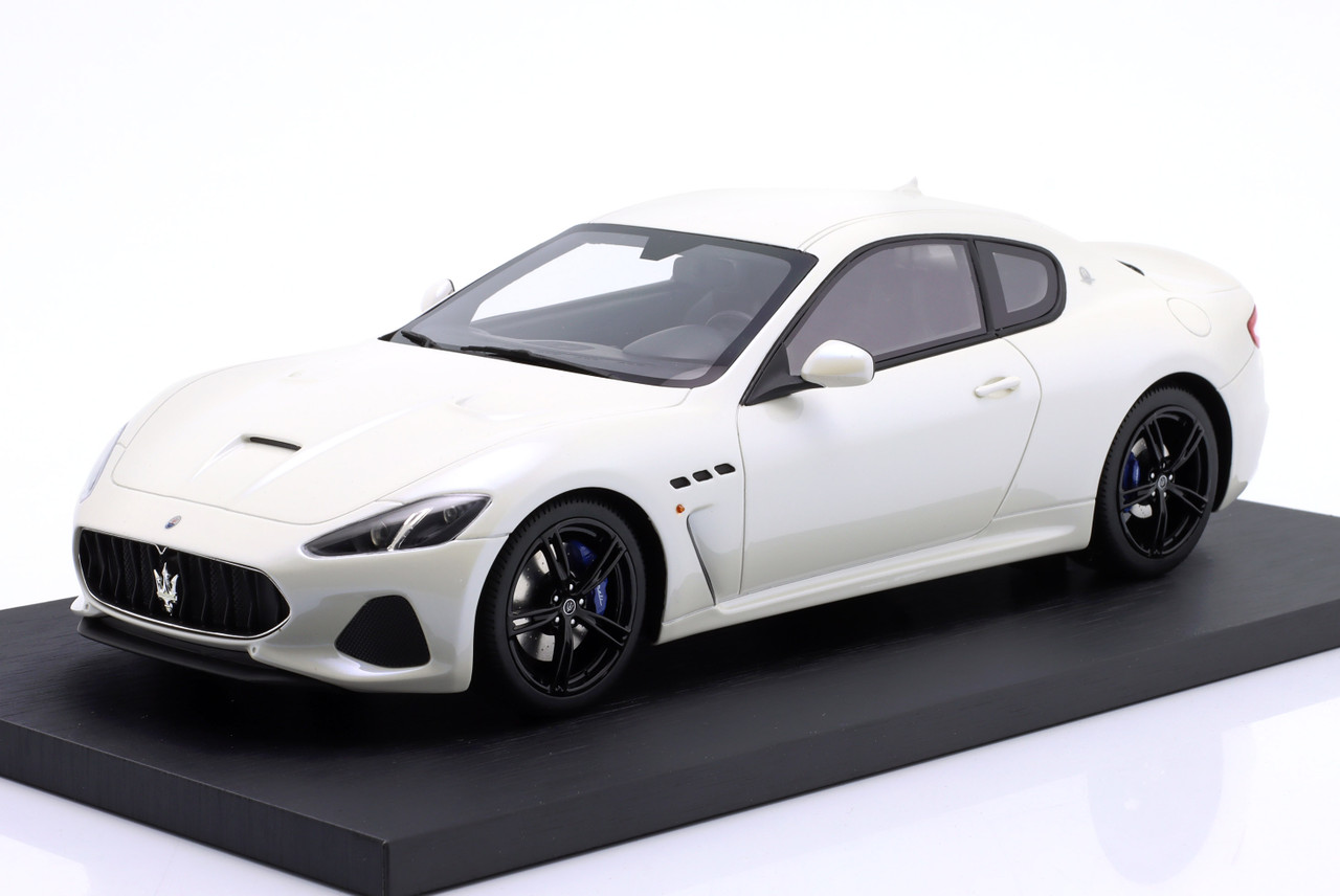 1/18 TrueScale 2017 Maserati GranTurismo (White) Car Model