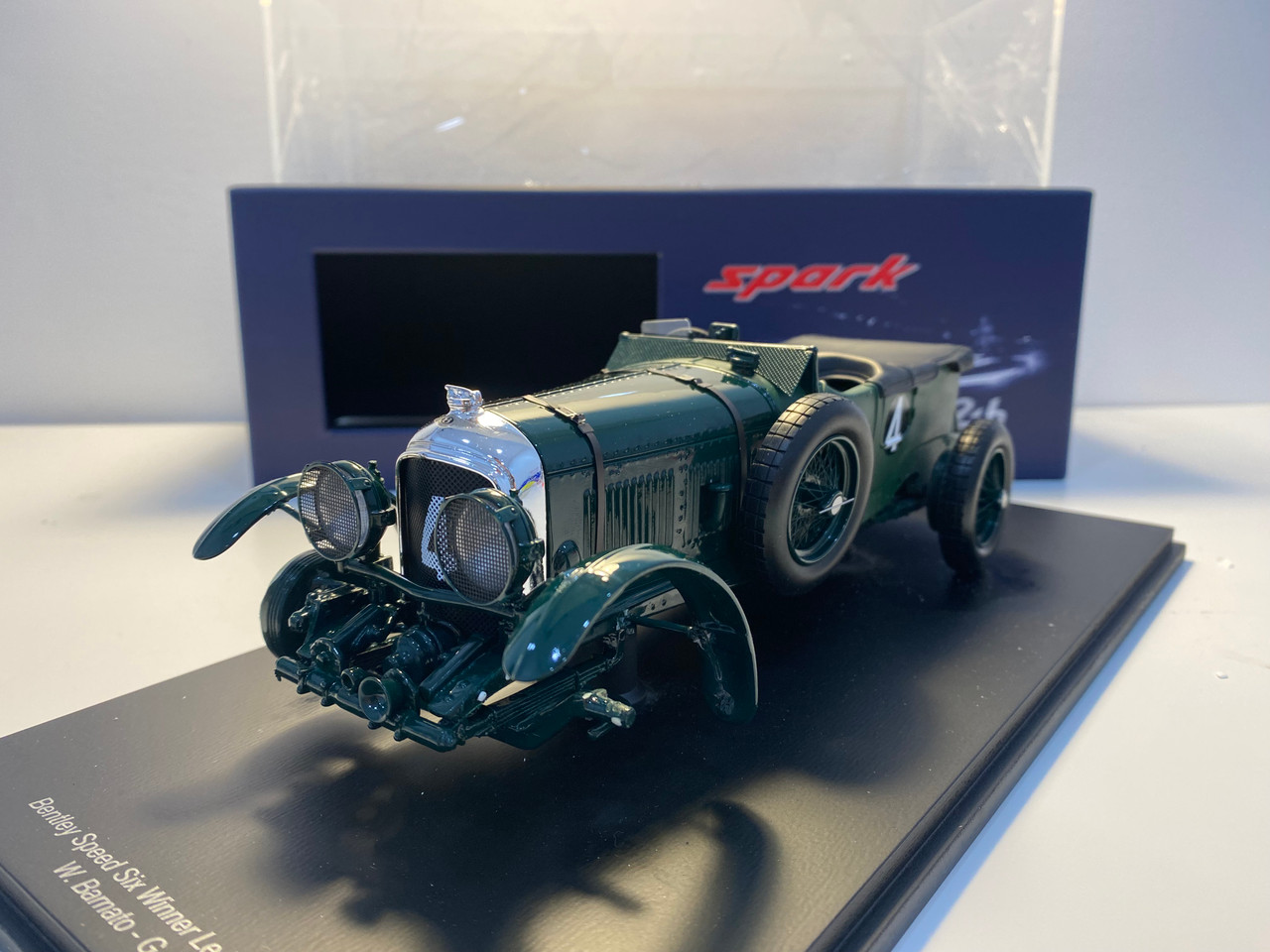 DAMAGED AS-IS 1/18 Spark 1930 Bentley Speed Six #4 Winner 24h LeMans Team Bentley Woolf Barnato, Glen Kidston Car Model