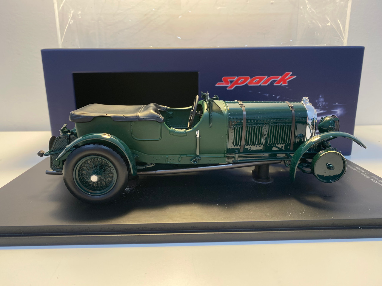 DAMAGED AS-IS 1/18 Spark 1930 Bentley Speed Six #4 Winner 24h LeMans Team Bentley Woolf Barnato, Glen Kidston Car Model