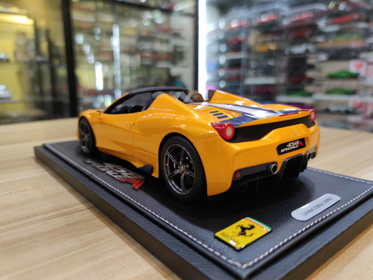 1/18 BBR Ferrari 458 Speciale Aperta Speciale A (Yellow w/ Blue