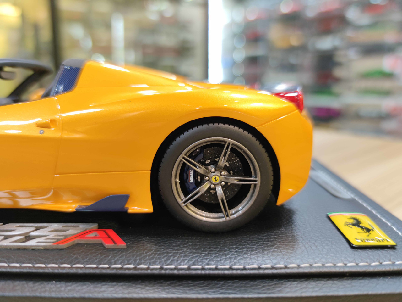 1/18 BBR Ferrari 458 Speciale Aperta Speciale A (Yellow w/ Blue