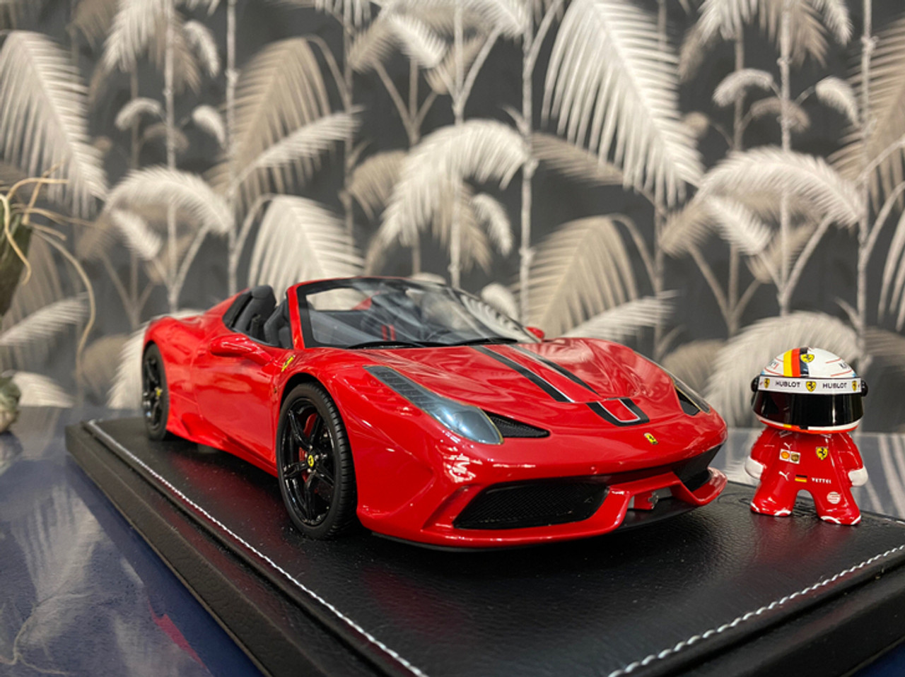 1/18 BBR Ferrari 458 Speciale Aperta Speciale A (Red Rosso Corsa w/ Stripes) Resin Car Model Limited 248 Pieces (Figure not included)