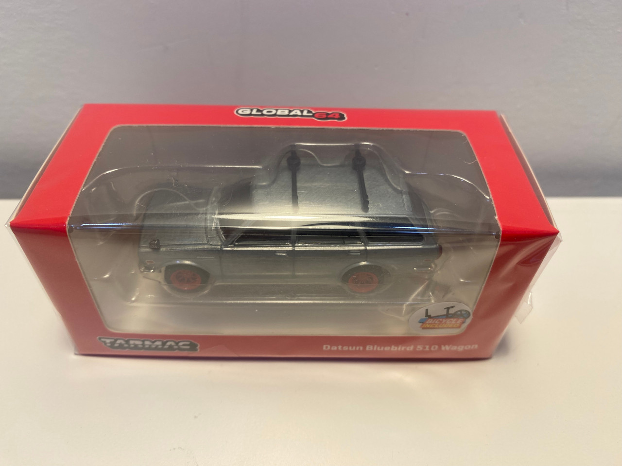 CHASE CAR 1/64 Tarmac Works Datsun Bluebird 510 Wagon with Roof Rack (Chrome Silver with Red Wheels) & Bicycle "Global64" Series Diecast Car Model