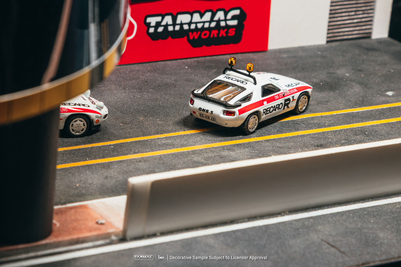1/64 Tarmac Works Porsche 928 S Safety Car Diecast Car Model