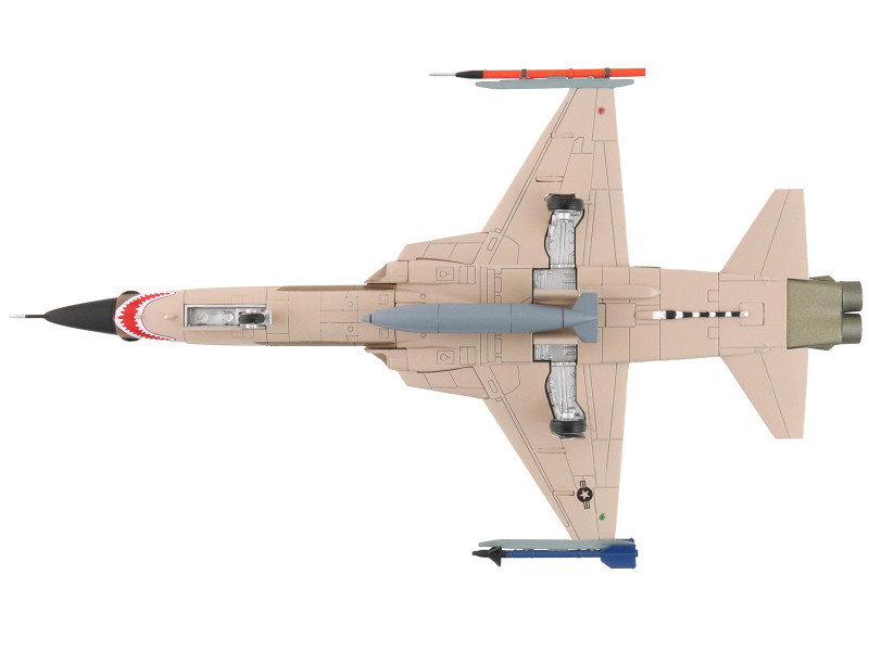 Northrop F-5N Tiger II Aircraft "Red 117 761533 Adversary Fighter VFC-111 Sundowners" United States Navy "Air Power Series" 1/72 Diecast Model by Hobby Master