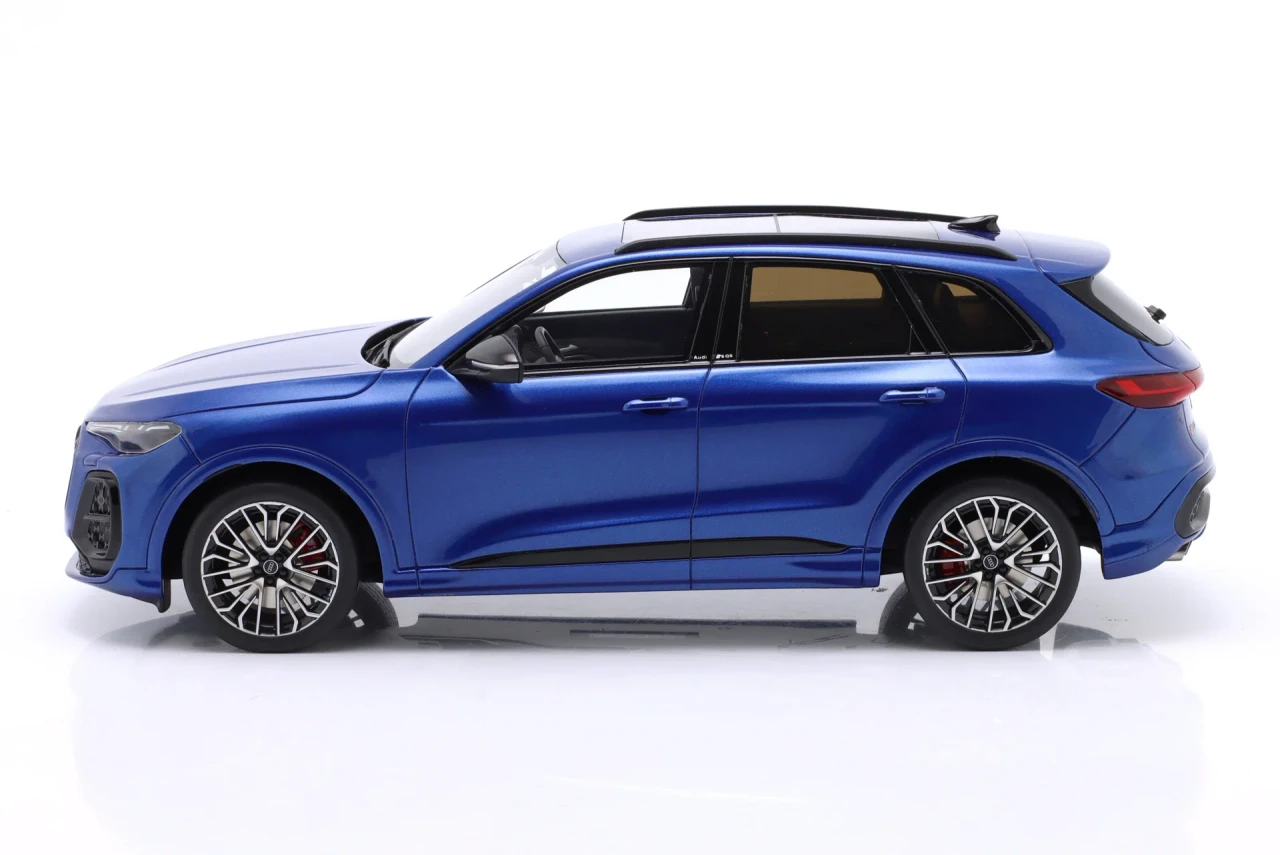 1/18 OTTO 2024 Audi SQ5 TFSI (Ultra Blue) Car Model