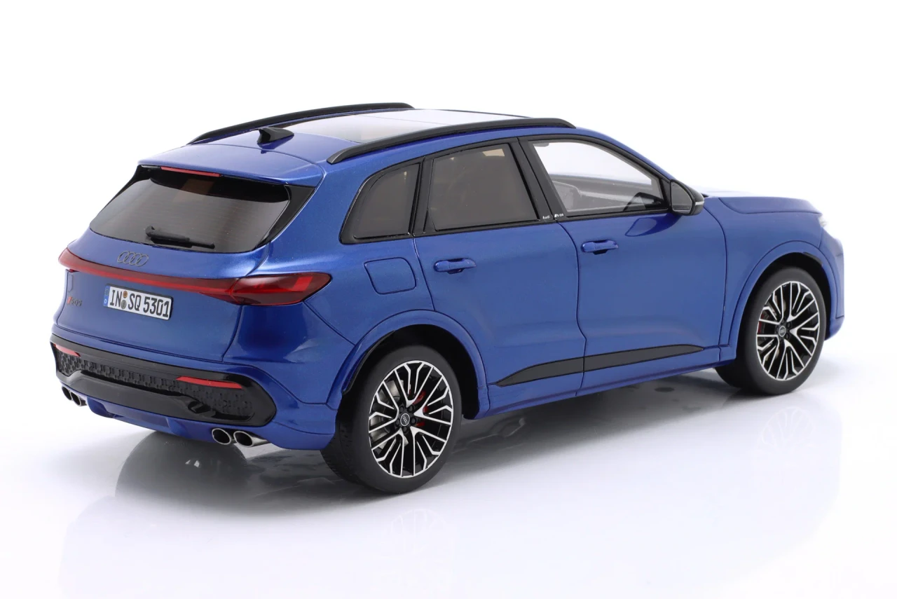 1/18 OTTO 2024 Audi SQ5 TFSI (Ultra Blue) Car Model