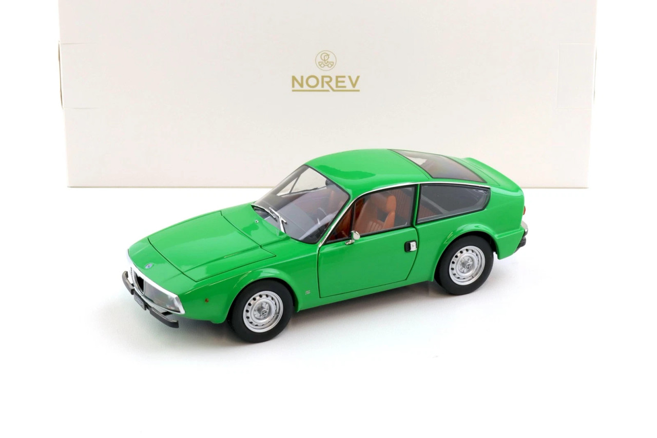 1/18 Norev 1969 Alfa Romeo Junior Zagato (Green) Diecast Car Model