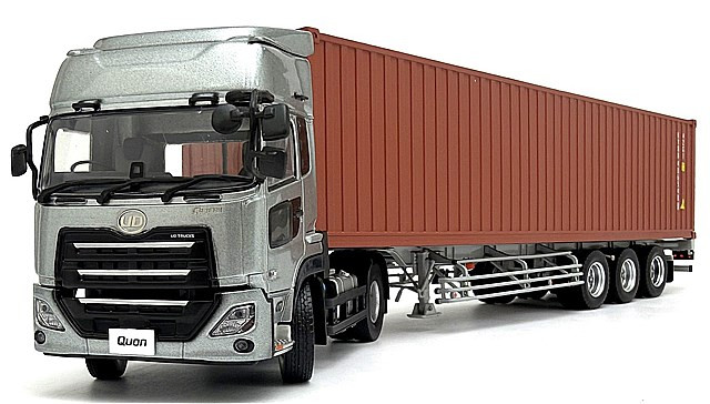 とも様　KYOSHO UD QUON 6x4&LOWBED TRAILER 1/43 Kyosho UD Quon Container Trailer (Brown) Diecast Model