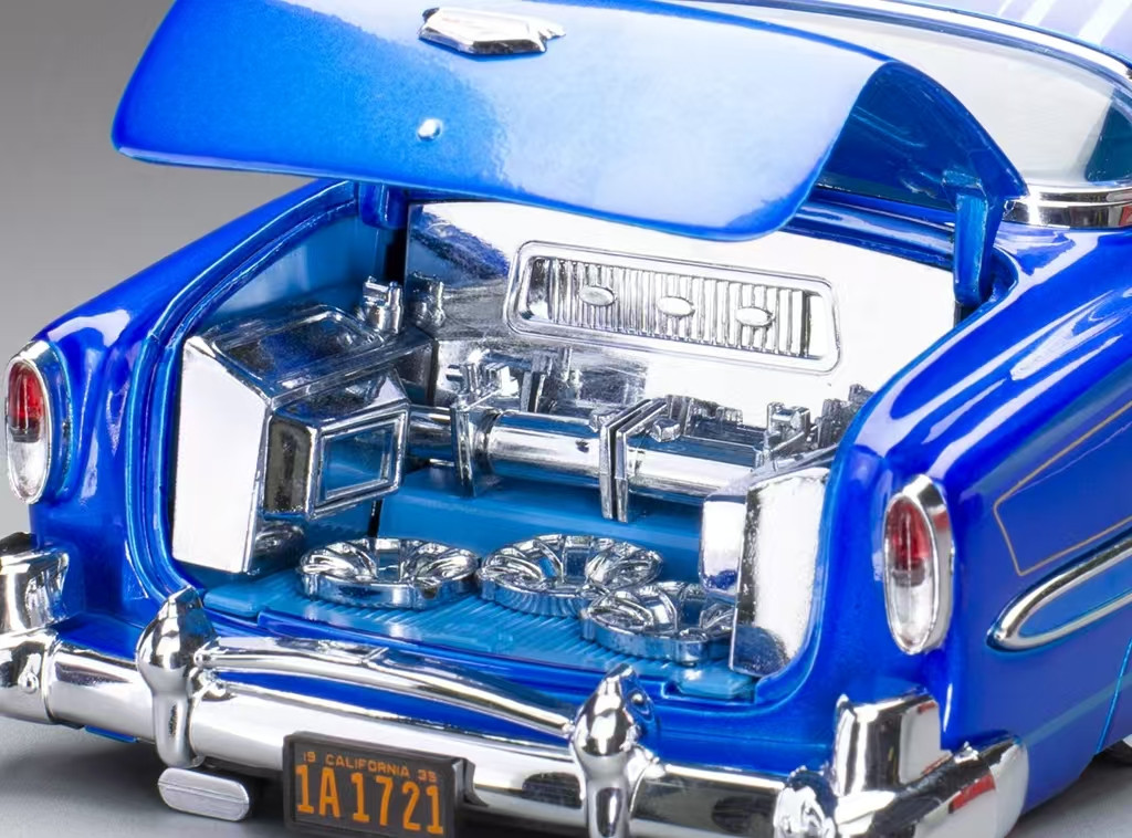 1/18 Sunstar 1954 Chevrolet Bel Air Hard Top Coupe Lowrider (Blue