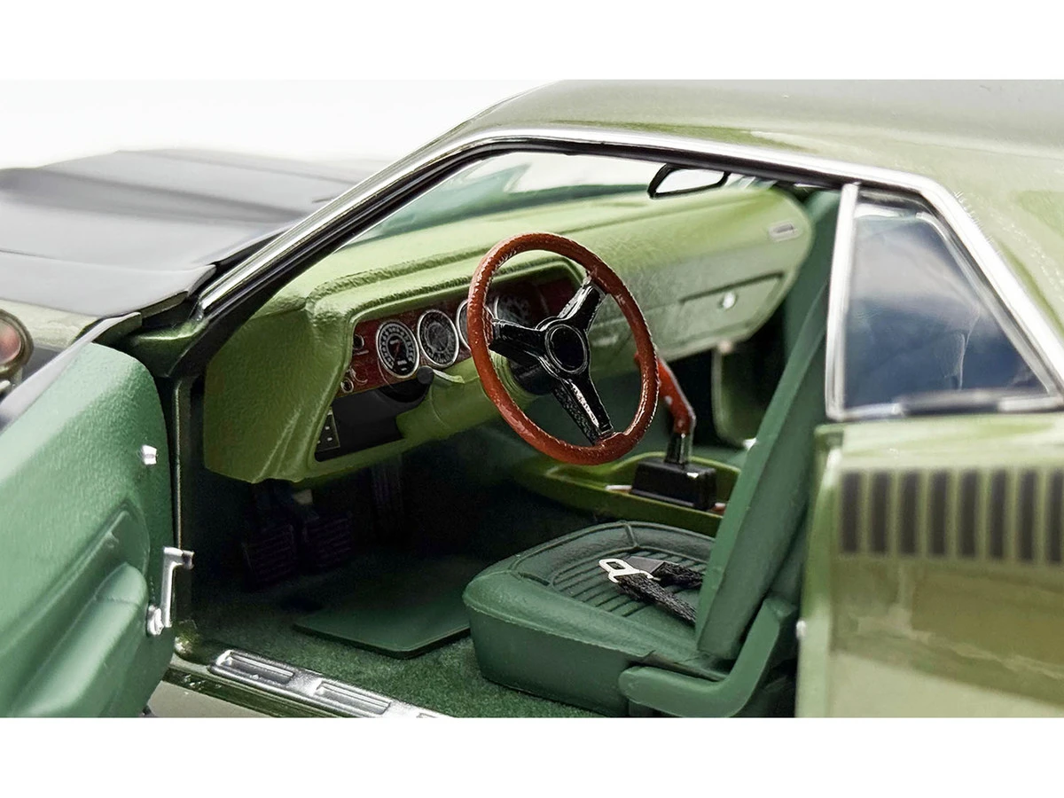 1/18 ACME 1970 Plymouth AAR Cuda Hard Top (Green) Diecast Car Model