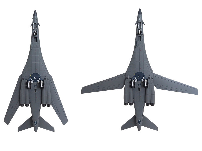 Rockwell B-1B Lancer Bomber Aircraft "86-0108 37th Bomb Squadron Ellsworth Air Force Base Alien with an Attitude" (WT001) United States Air Force 1/200 Diecast Model Airplane by Herpa