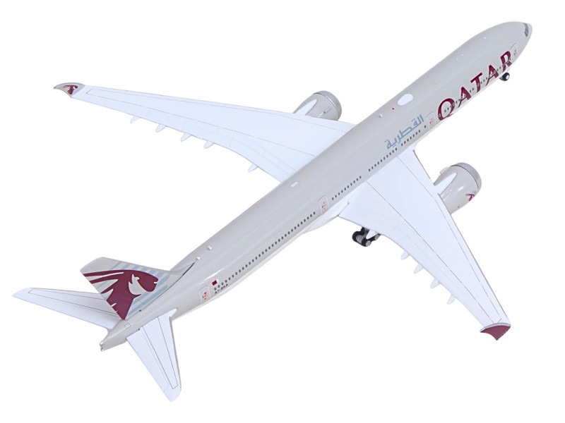 Boeing 777-9 Commercial Aircraft "Qatar Airways" (A7-BKA) Gray with Dark Red Tail Graphics 1/400 Diecast Model GeminiJets