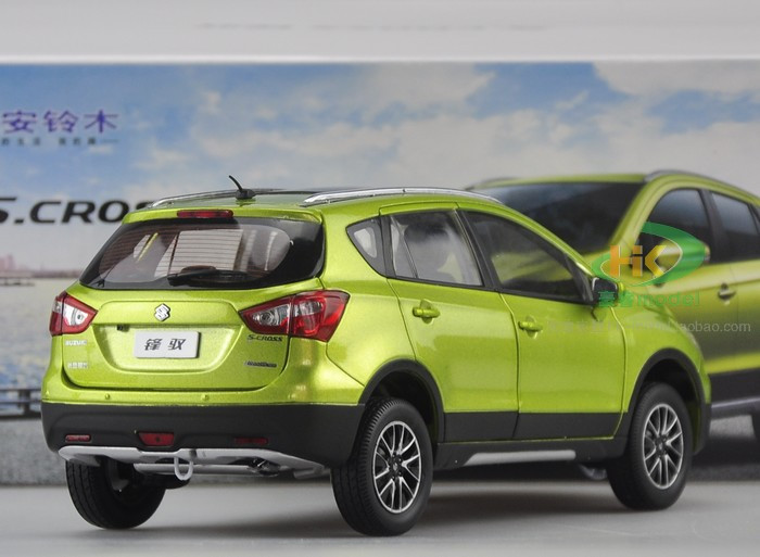 1/18 Dealer Edition Suzuki SX4 S-Cross (Green) Diecast Car Model