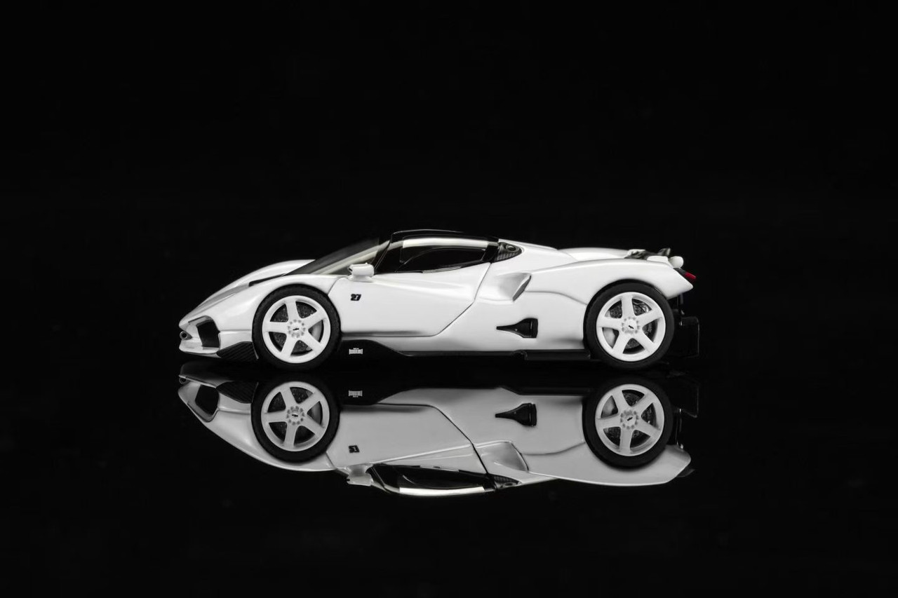 1/64 Motorhelix Nilu 27 (Suzuka White) Diecast Car Model