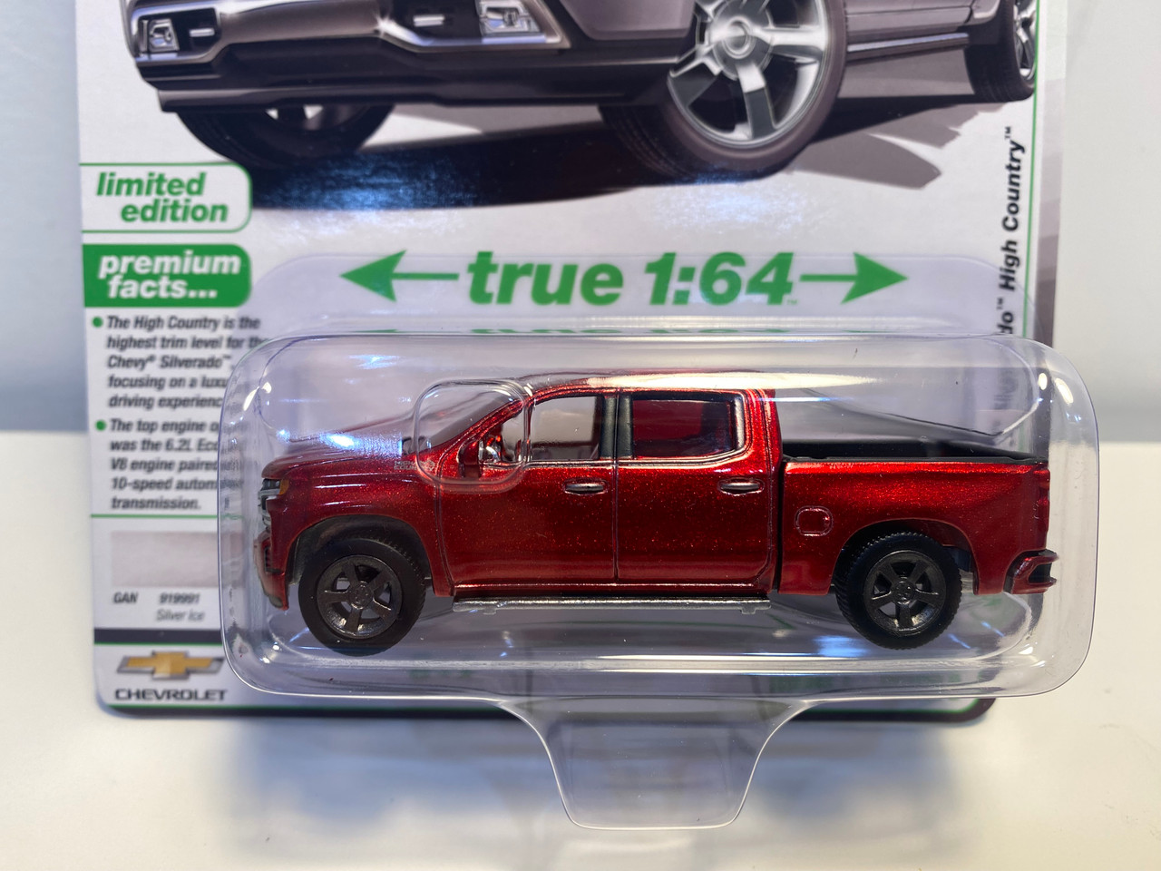 CHASE CAR 1/64 Auto World 2019 Chevrolet Silverado High Country Pickup Truck (Red Metallic) Diecast Car Model