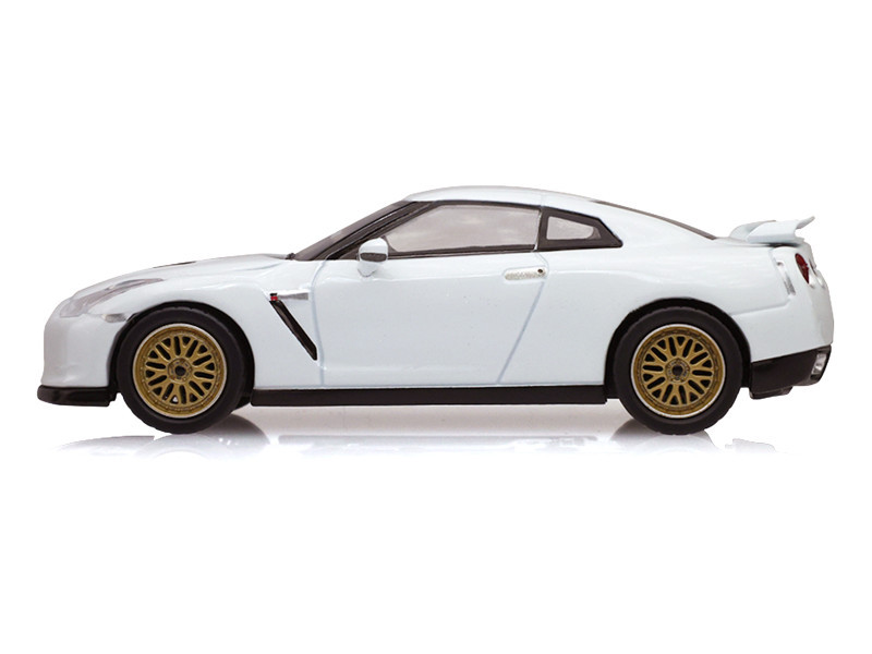 1/64 Greenlight 2007 Nissan Skyline GT-R GTR R35 with Custom Wheels (Pearl White) Diecast Car Model