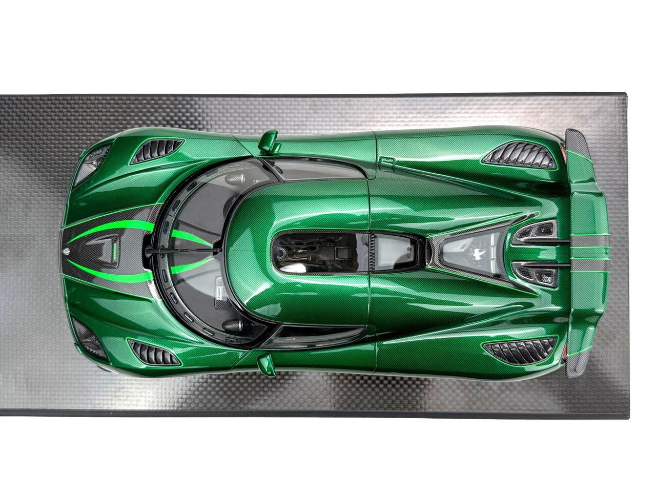 1/18 Frontiart Koenigsegg Agera S Goblin Green Carbon Full Open