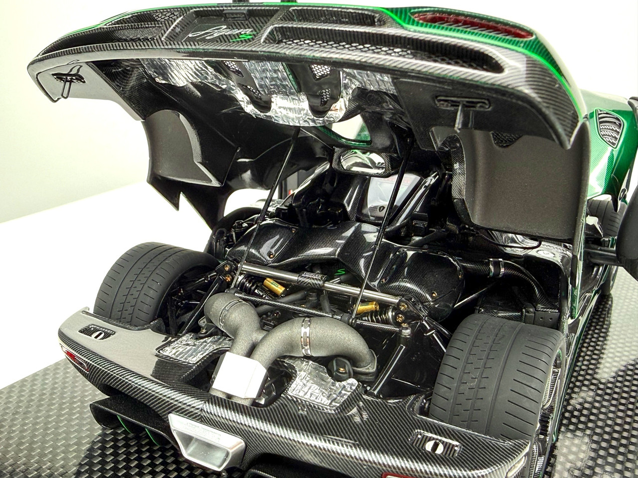 1/18 Frontiart Koenigsegg Agera S Goblin Green Carbon Full Open Resin Car Model Limited 50 Pieces