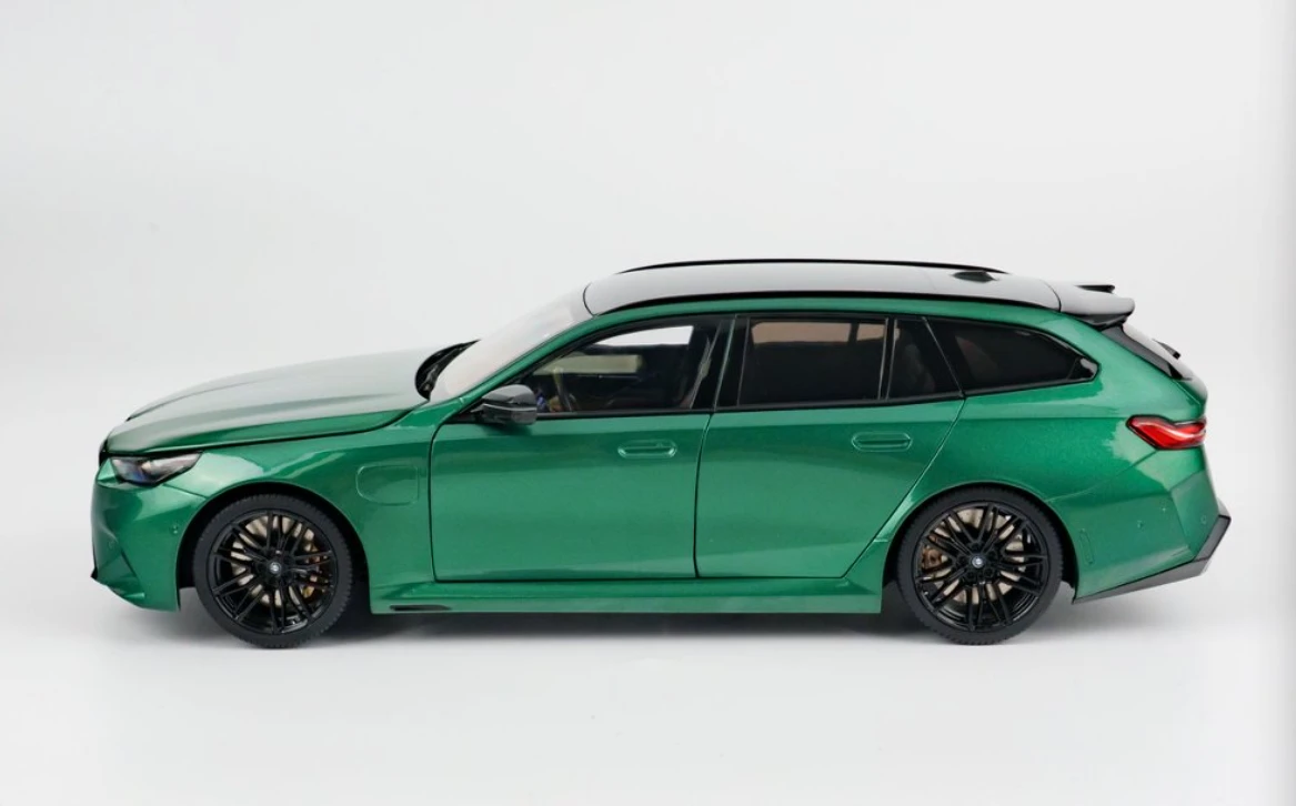 1/18 Minichamps 2024 BMW M5 G99 Touring (Green Metallic) Diecast Car Model