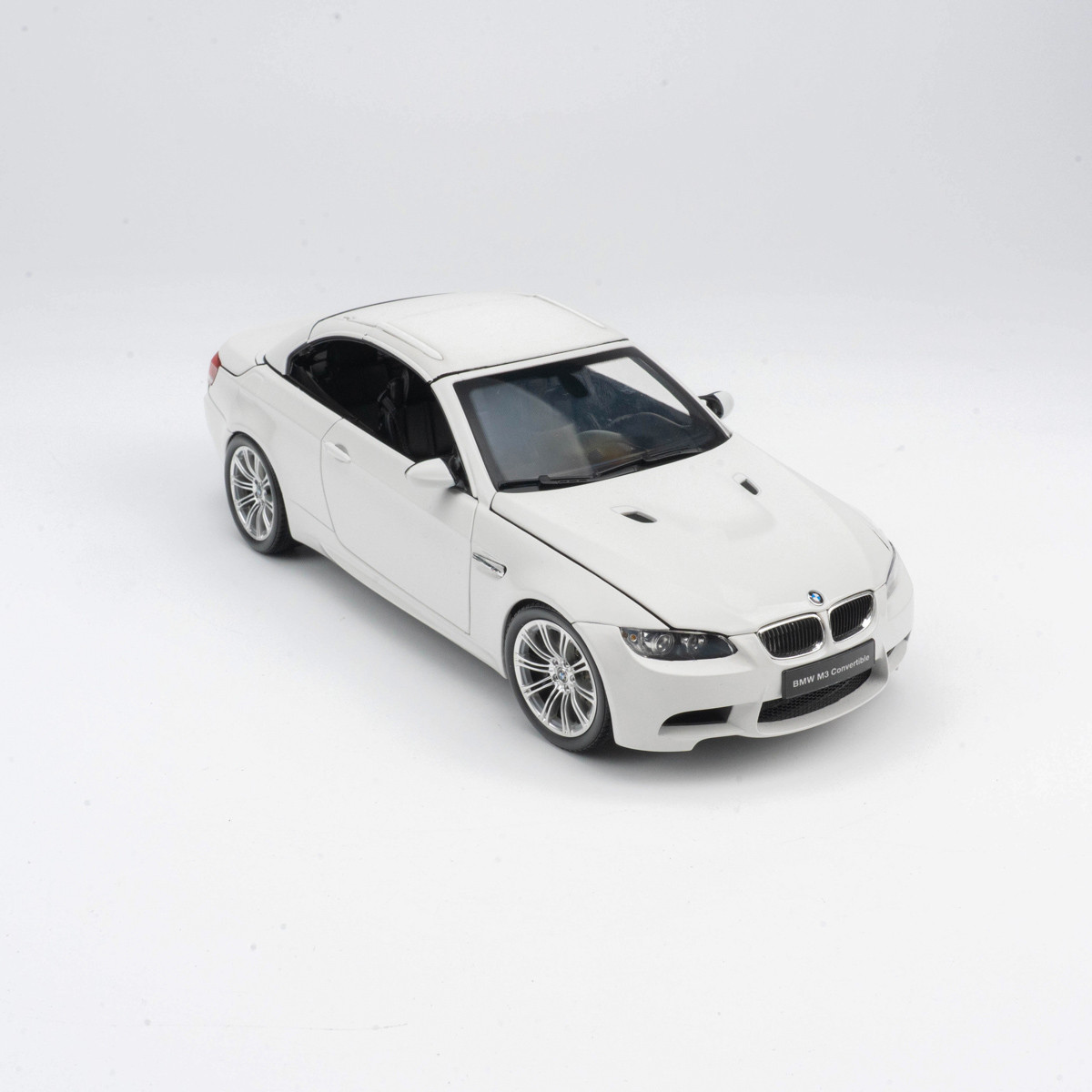 1/18 KYOSHO  M3 Coupe WHITE 中古 希少品 1/18 Kyosho 2006-2013 BMW M3 E93 Convertible (Alpine White