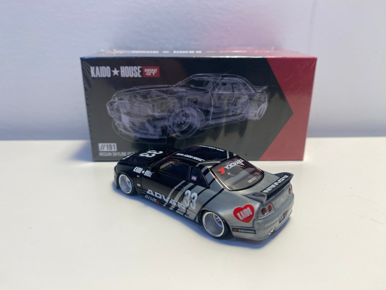 CHASE CAR 1/64 Kaido House Nissan Skyline GT-R (R33) Kaido Works