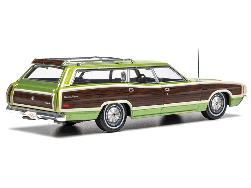その他 R e n 1972 Ford LTD Country Squire Wagon Green Metallic with Woodgrain