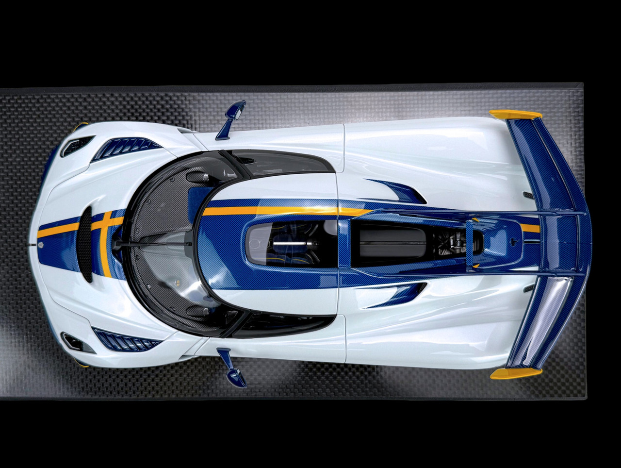 1/18 Frontiart 1/18 Koenigsegg Jesko 7359 Crystal White Car Model