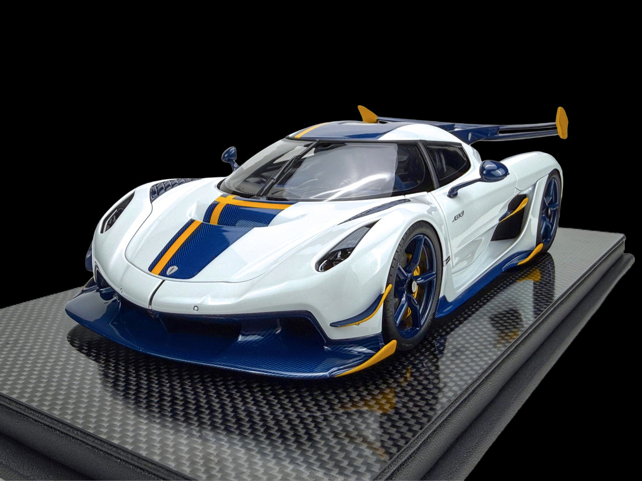 jeskoページ 1/18 Frontiart 1/18 Koenigsegg Jesko 7359 Crystal White Car Model