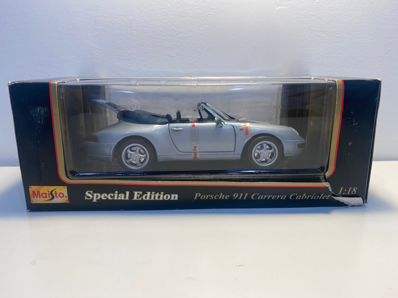 1/18 Maisto 1994 Porsche 911 Carrera Cabriolet (Silver) Diecast Car Model
