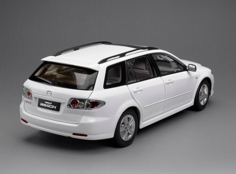 1/18 Sunstar Mazda 6 Wagon (Glazier White) Diecast Car Model