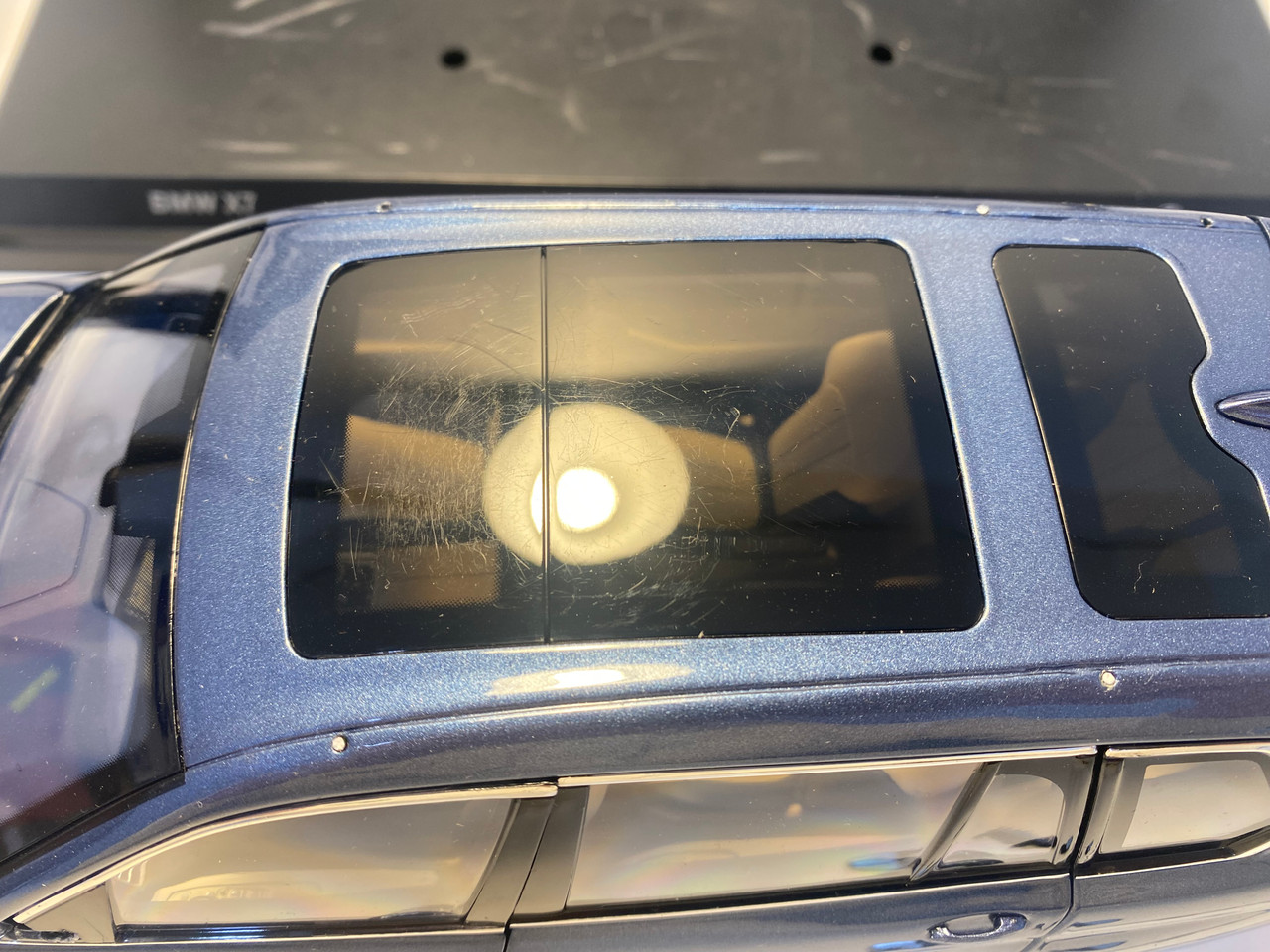 DAMAGED AS-IS 1/18 Dealer Edition BMW X7 G07 (Phytonic Blue) Diecast Car Model