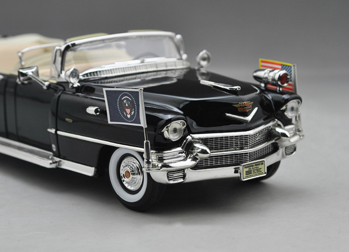 OPEN BOX LITTLE DUSTY AS-IS 1/24 Yatming 1956 Cadillac Presidential Parade Car Diecast Car Model