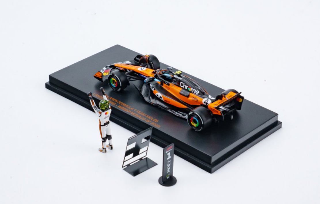 1/64 Minichamps 2025 Formula 1 McLaren Monaco GP Winner #4 Lando Norris Diecast Car Model with Figure