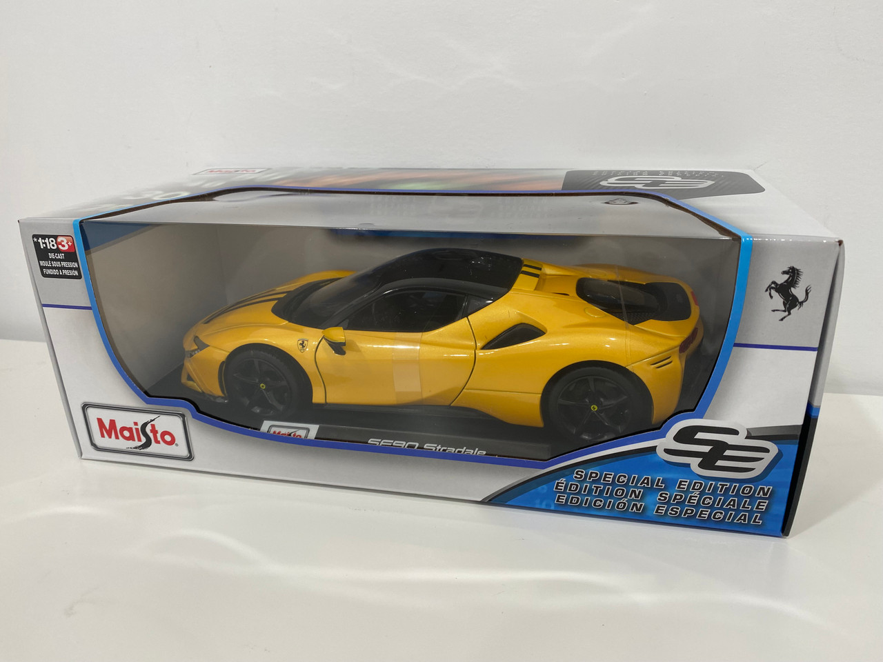 1/18 Maisto Ferrari SF90 Stradale (Yellow with Black Stripes) Diecast Car Model