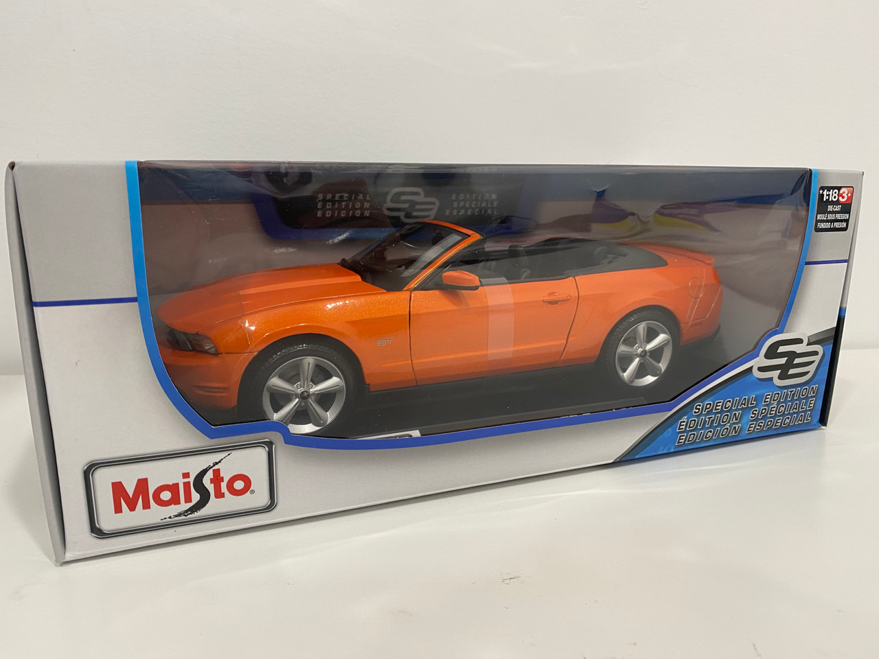 1/18 Maisto 2010 Ford Mustang GT Convertible (Orange) Diecast Car Model