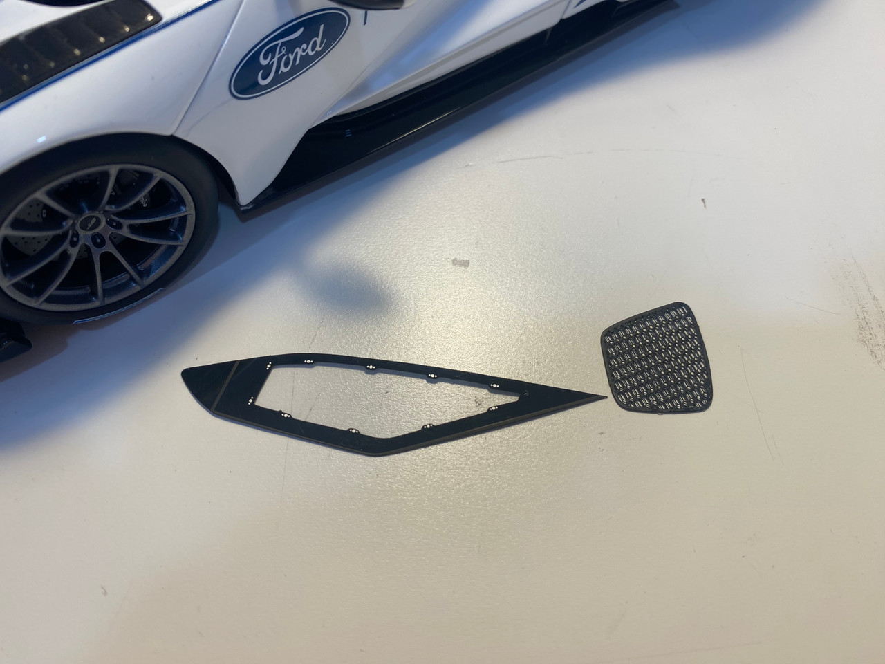 DAMAGED AS-IS 1/18 GT Spirit 2021 Ford GT Mk II Track Resin Car Model