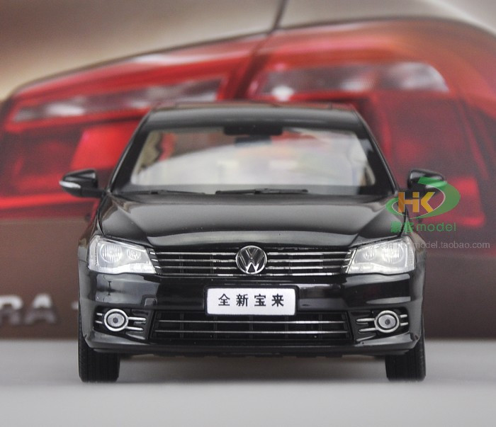 1/18 VOLKSWAGEN VW BORA (BLACK) DIECAST CAR MODEL - LIVECARMODEL.com