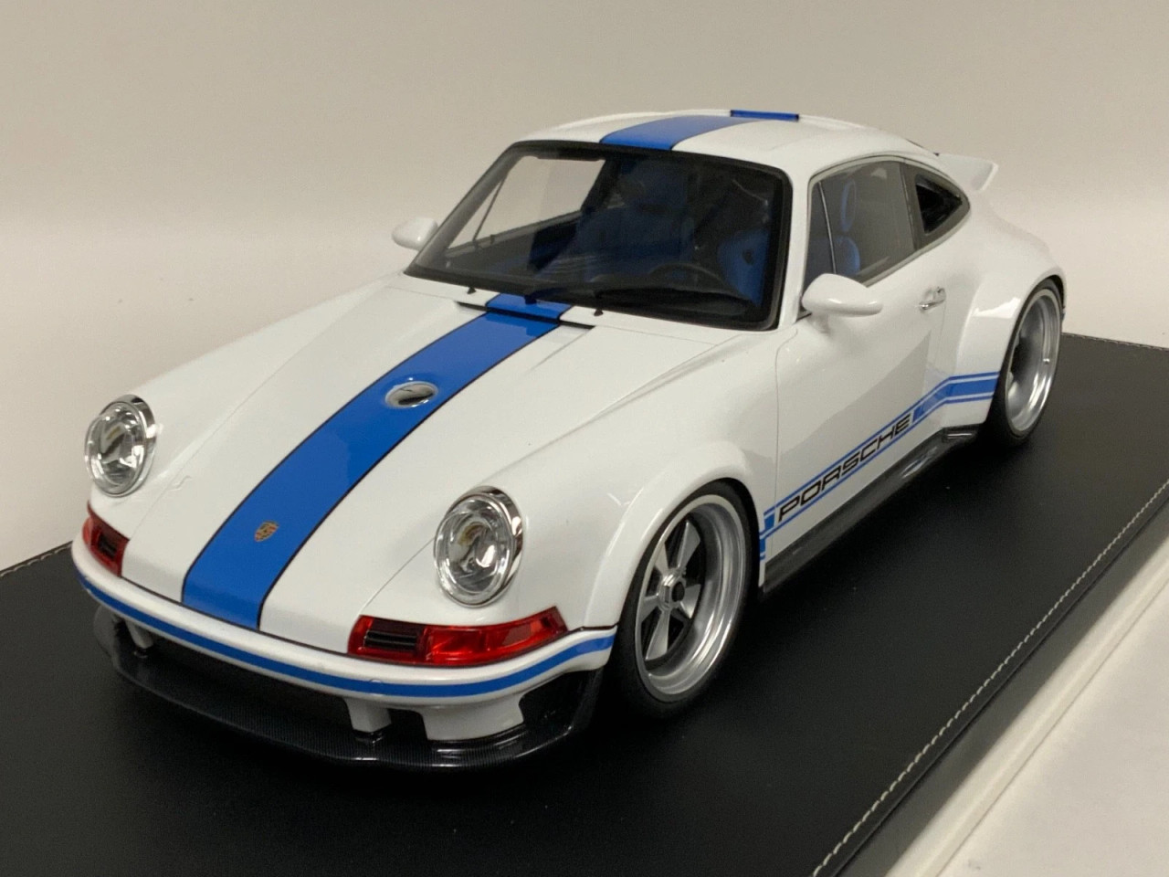 1/12 Ivy Porsche 911 964 Singer DLS (White with Blue Stripes) Car Model with Opening Rear Bonnet Limited 25 Pieces