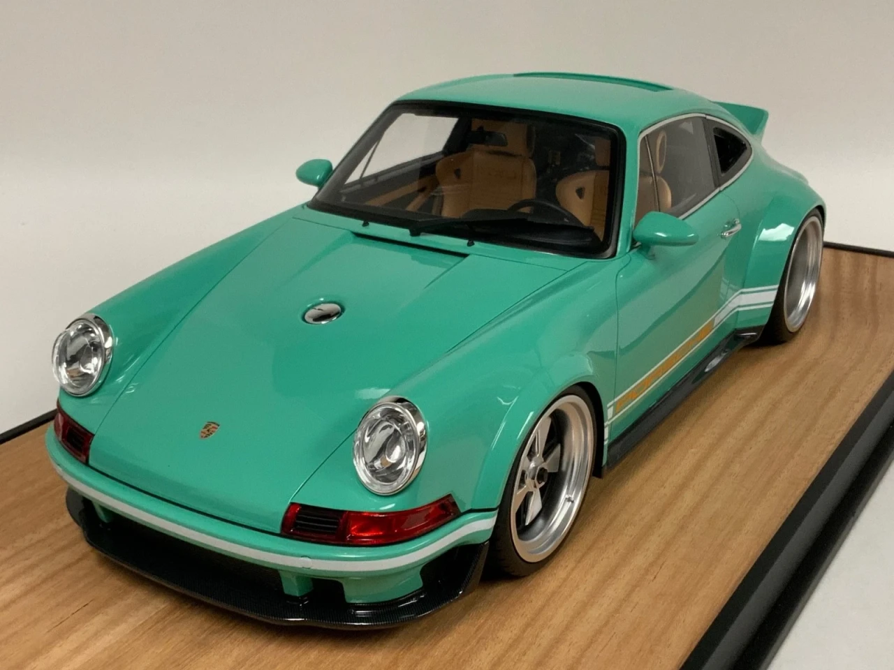 1/12 Ivy Porsche 911 964 Singer DLS (Tiffany Blue) Car Model with Opening Rear Bonnet Limited 40 Pieces