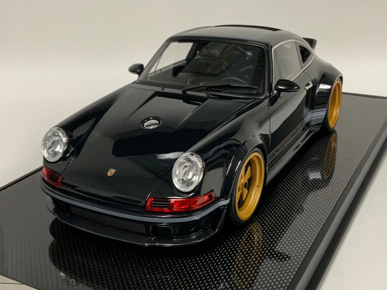 1/12 Ivy Porsche 911 964 Singer DLS (Black Carbon) Car Model with Opening Rear Bonnet Limited 40 Pieces