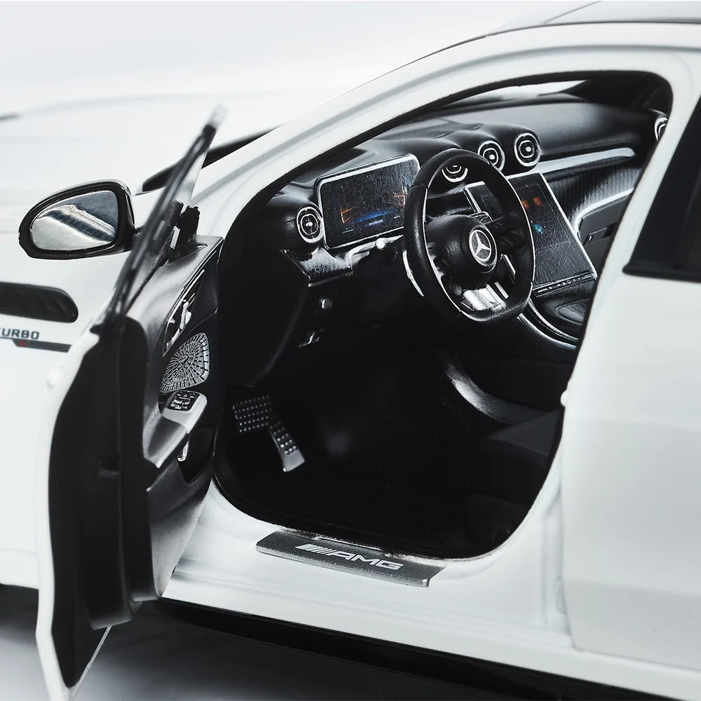 1/18 NZG Mercedes-AMG C 63 S E Performance (Opalith White) Diecast