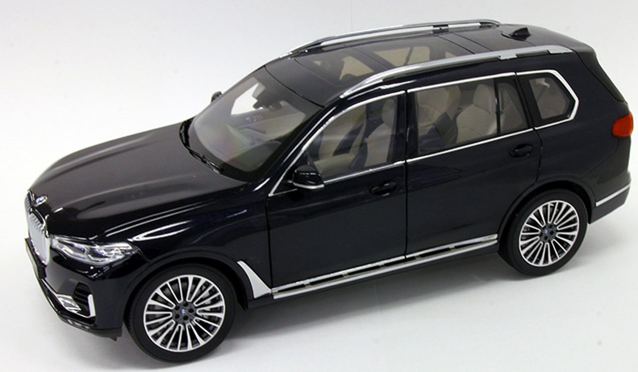 1/18 Dealer Edition BMW X7 G07 (Black) Diecast Car Model