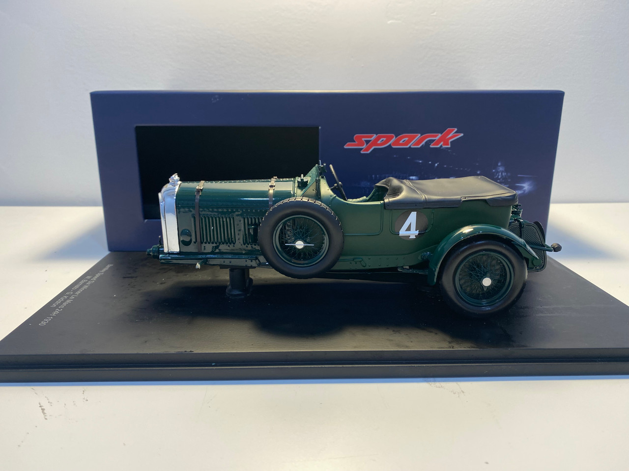 DAMAGED AS IS 1/18 Spark 1930 Bentley Speed Six #4 Winner 24h LeMans Team Bentley Woolf Barnato, Glen Kidston Car Model