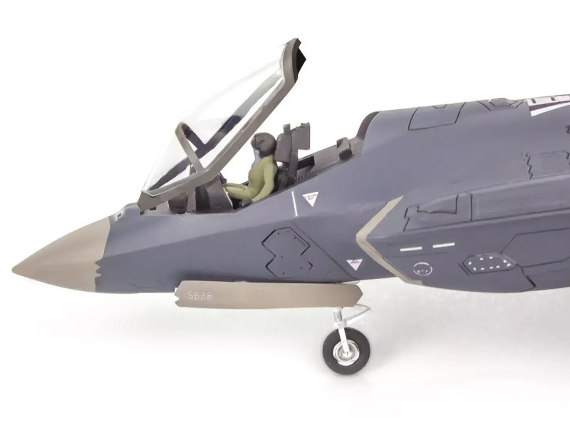 Level 4 Model Kit Lockheed Martin F-35A Lightning II Aircraft 1/72 Scale Model by Revell