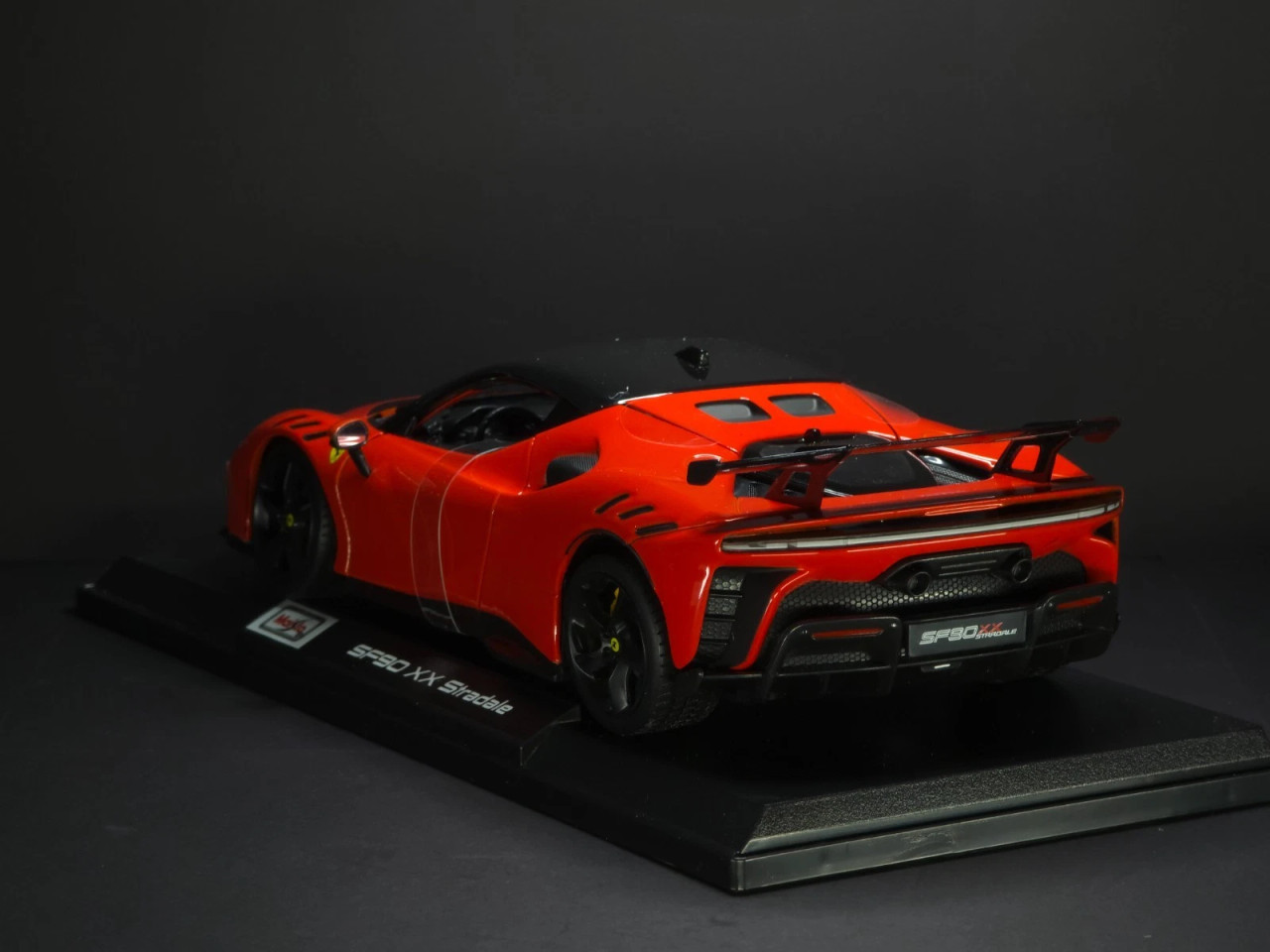 1/18 Maisto Ferrari SF90 XX Stradale (Red) Diecast Car Model 1/18 Maisto Ferrari SF90 XX Stradale (Red) Diecast Car Model